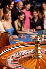 Ilustrasi pengalaman bermain sports dan casino yang mulus di perangkat mobile